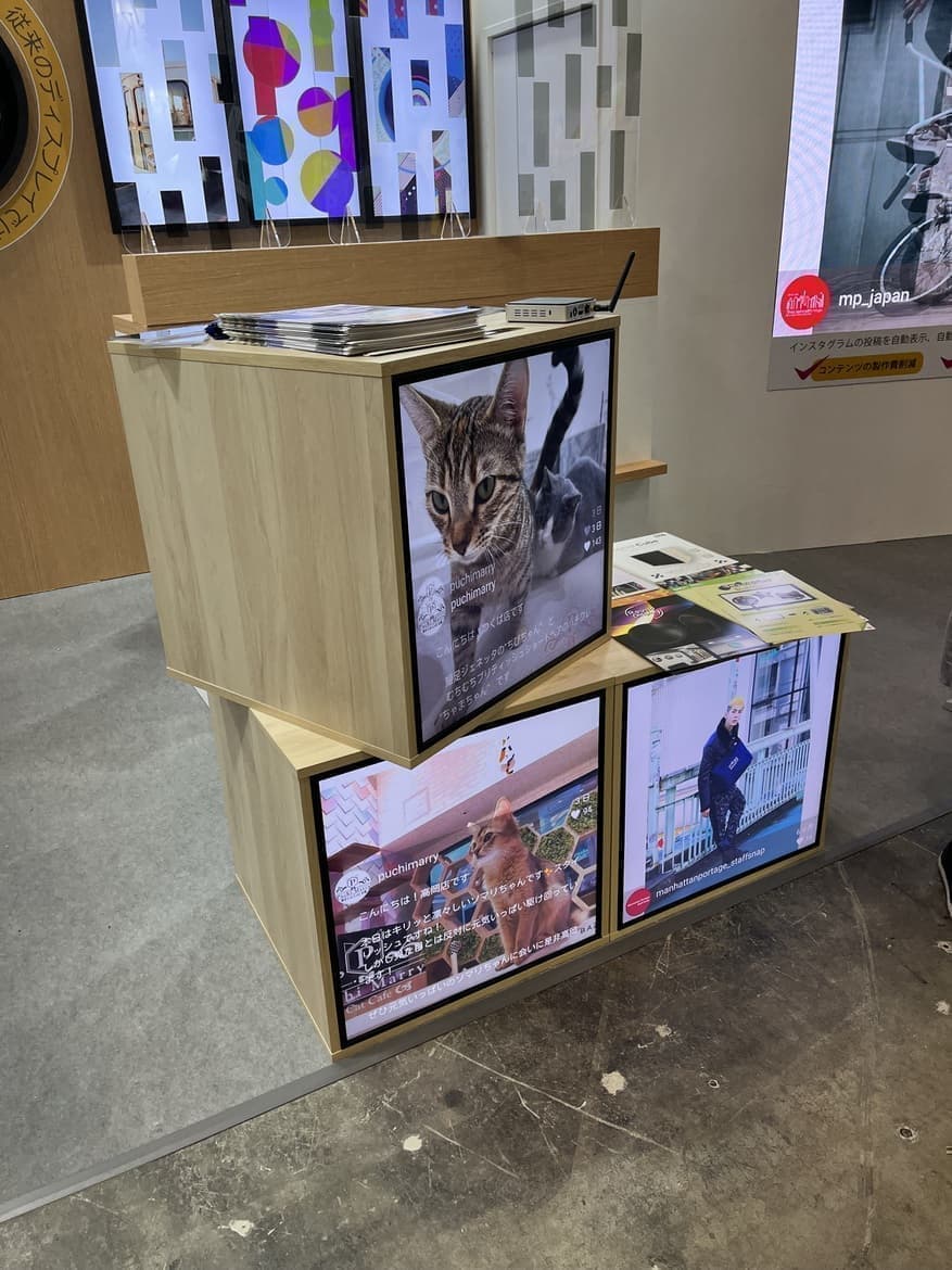展示会販促サポートメディアクレスト_展示会ブースプランニング_SNS対応LEDサイネージ（BOX型）